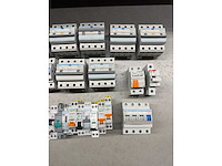 Abb, hager, holec, schneider electric - groepenkast componenten w.o. aardlekautomaten en hoofdschakelaars (30x) - afbeelding 5 van  7