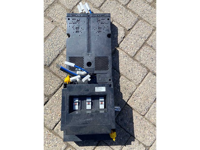 Abb hak d8445/2 groepenkast - afbeelding 2 van  3
