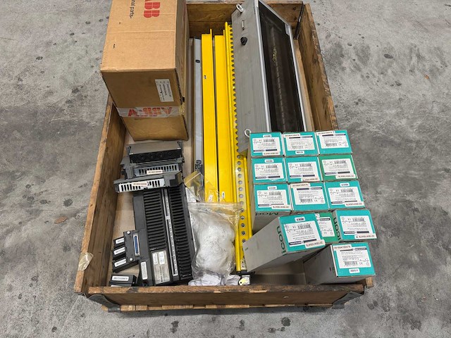 Abb, honeywell, schneider - electronics - afbeelding 3 van  9