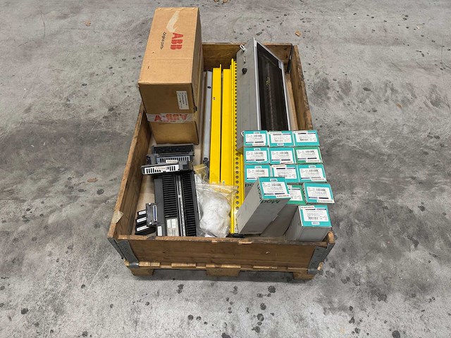 Abb, honeywell, schneider - electronics - afbeelding 9 van  9