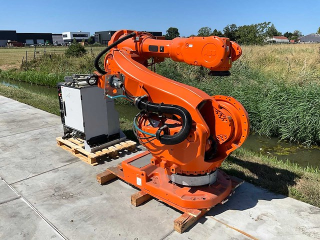 Abb irb6600 industriële robot - afbeelding 2 van  8