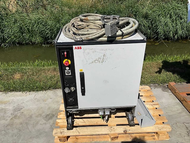 Abb irb6600 industriële robot - afbeelding 5 van  8