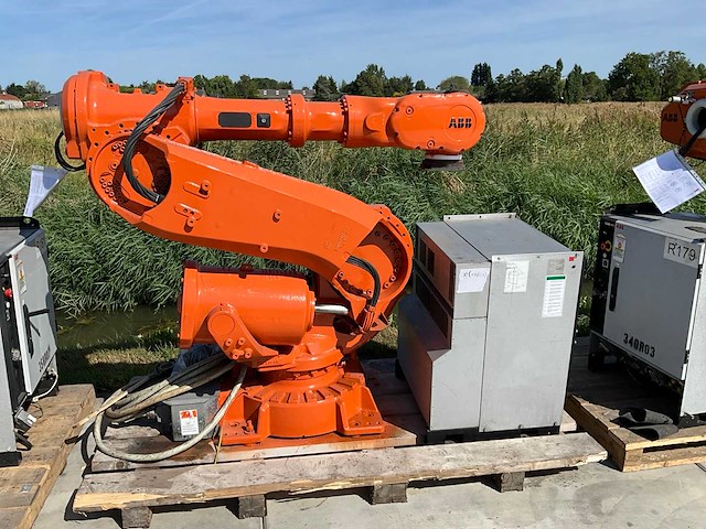 Abb irb6640 industriële robot - afbeelding 1 van  10
