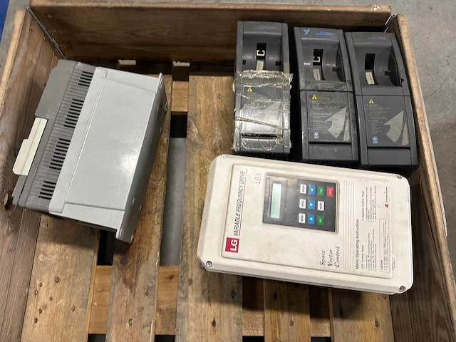 Abb, lg - partij frequentieregelaars en industriële aandrijf-/besturingsmodules - afbeelding 3 van  4