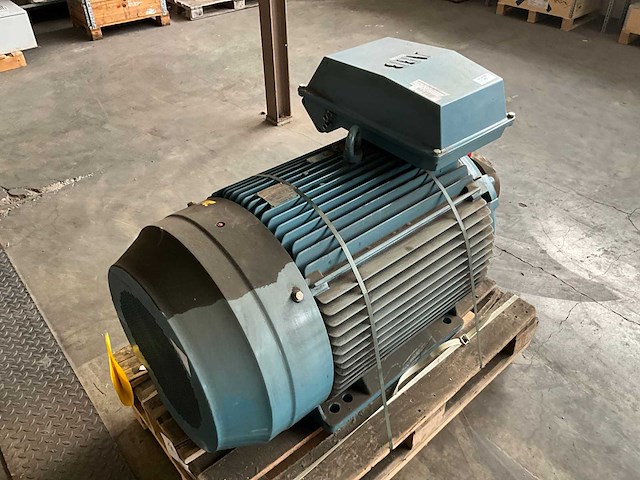 Abb m28a 315mla 8 exna ii t3 83 elektromotor - afbeelding 3 van  8
