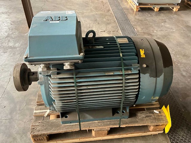 Abb m28a 315mla 8 exna ii t3 83 elektromotor - afbeelding 4 van  8