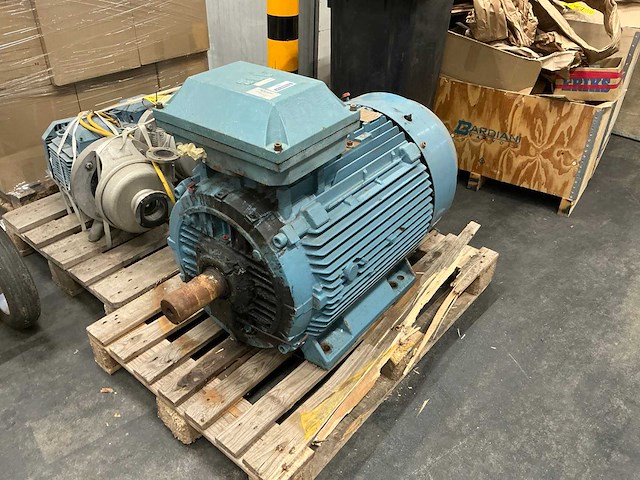Abb m3bp 280 sma 4 elektromotor - afbeelding 1 van  3