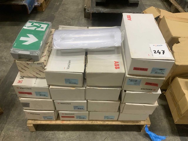 Abb noodverlichting armatuur (16x) - afbeelding 2 van  5