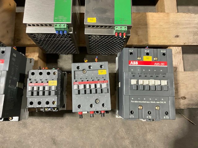 Abb / phoenix contact partij diverse schakelaars - afbeelding 2 van  2