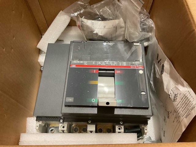 Abb sace tmax t7d 1600 vermogensschakelaar - afbeelding 1 van  1