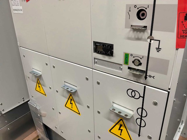 Abb safeplus ccmv <24kv ccmv (10kv vt) - afbeelding 14 van  17