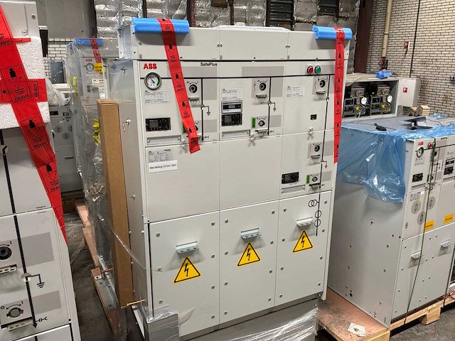 Abb safeplus ccmv <24kv ccmv (10kv vt) - afbeelding 10 van  17