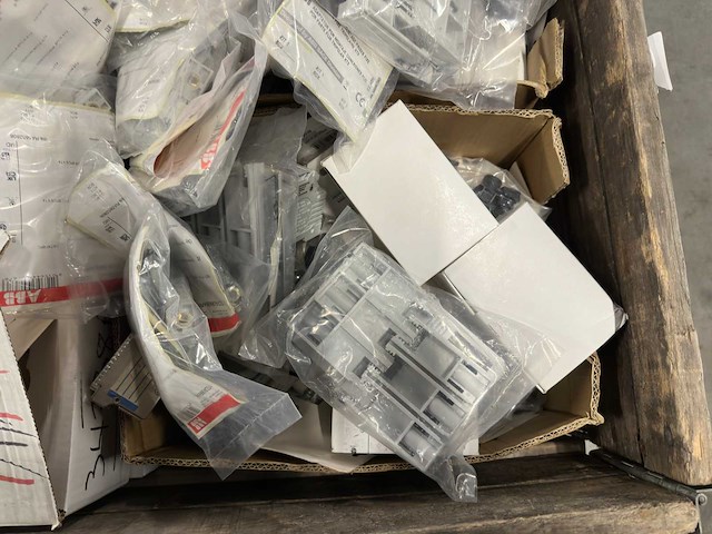 Abb / schneider - partij accessoires - afbeelding 9 van  9