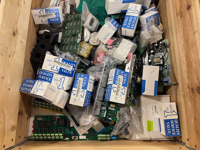 Abb, siemens - partij industriële elektronica, printplaten & plc onderdelen (62kg) - afbeelding 3 van  9