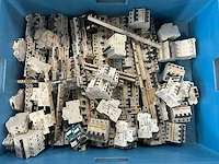 Abb, siemens, merlin gerin, schneider, legrand - partij automaten, installatieautomaten & schakelmateriaal: groepenautomaten, aardlekschakelaars, din-rails en kamrails - afbeelding 9 van  15