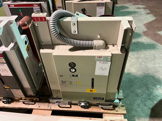 Abb vd4m 12.06.25 vermogensschakelaar “12 kv” - afbeelding 1 van  5