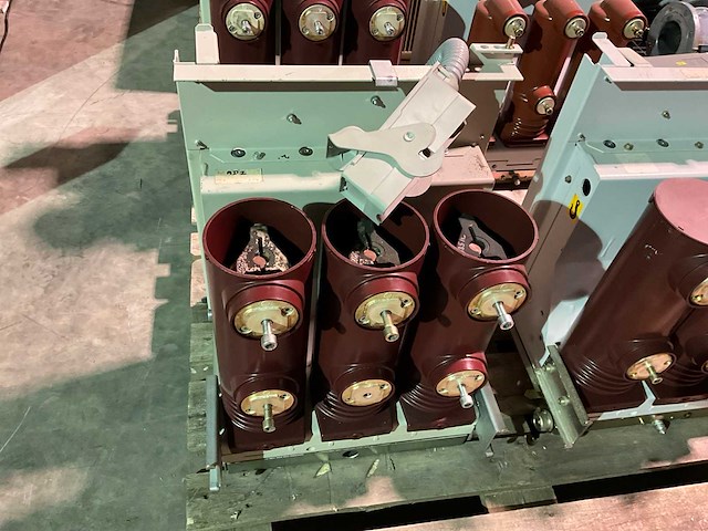 Abb vd4m 12.06.25 vermogensschakelaar “12 kv” - afbeelding 1 van  2