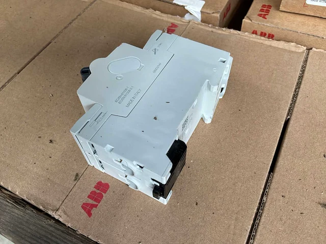 Abb vya240/030 differentieelschakelaars (60x) - afbeelding 4 van  5