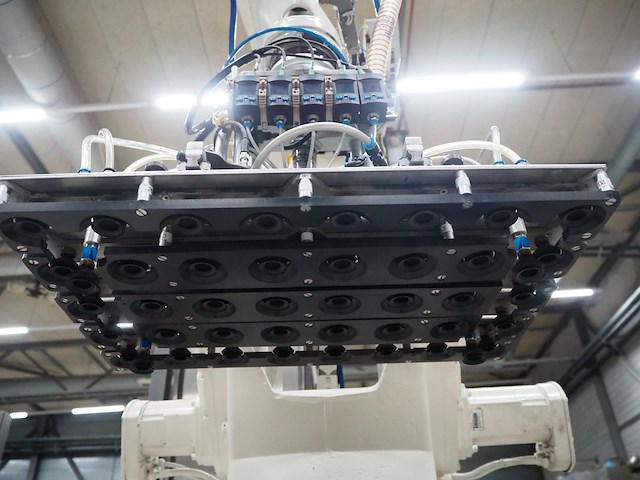 Abb - afbeelding 15 van  18