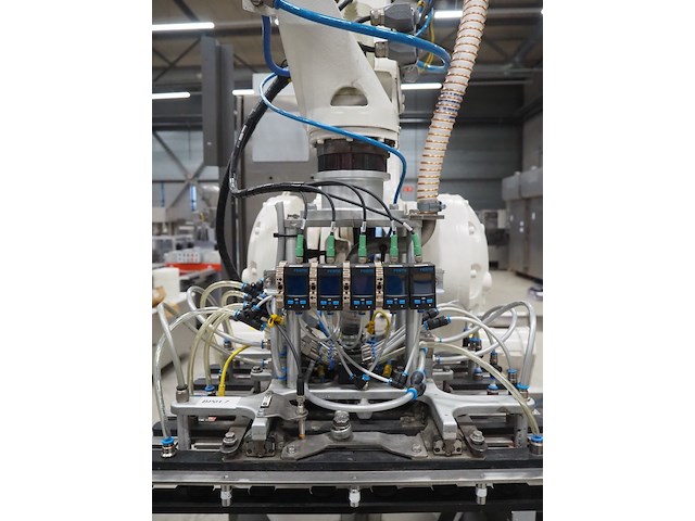 Abb - afbeelding 16 van  18