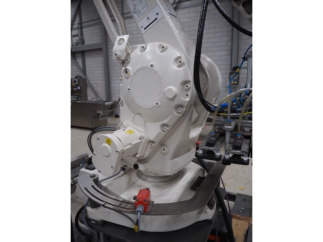 Abb - afbeelding 18 van  18