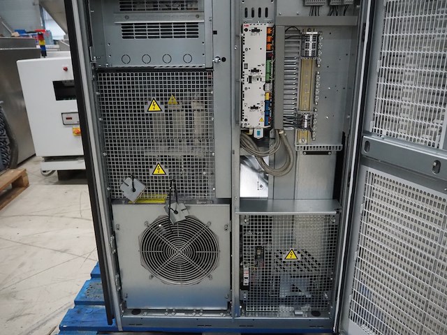 Abb - afbeelding 11 van  11