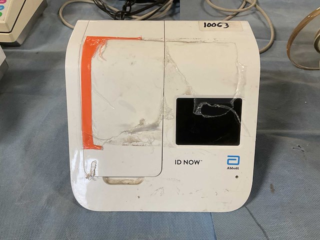 Abbot id now point of care testapparaat - afbeelding 2 van  4