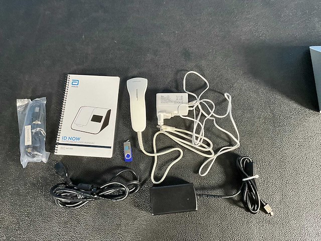 Abbott - id now - moleculaire diagnostische analyzer + printer + scanner - afbeelding 9 van  9