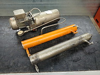 Abm - hydraulische pomp met cilinders - afbeelding 1 van  5