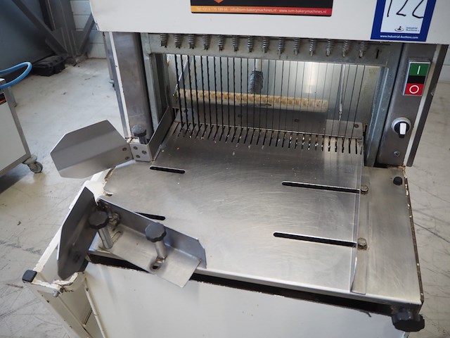 Abo - afbeelding 9 van  11