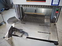 Abo - afbeelding 9 van  11