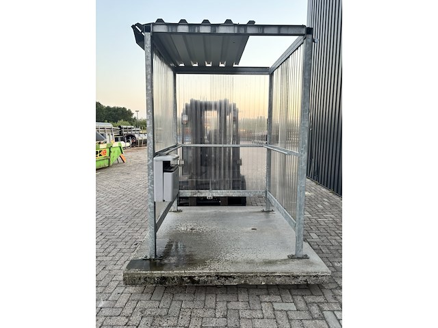 Abri rokershok / rookcabine op betonplaat, stelcon, zonder stalen rand - afbeelding 2 van  2