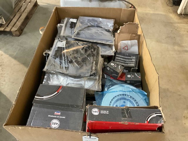 Abs / hitec partij auto onderdelen - afbeelding 1 van  6