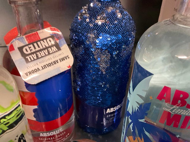 Absolut fles vodka (10 x limited editions en 17 x mini box) - afbeelding 5 van  6