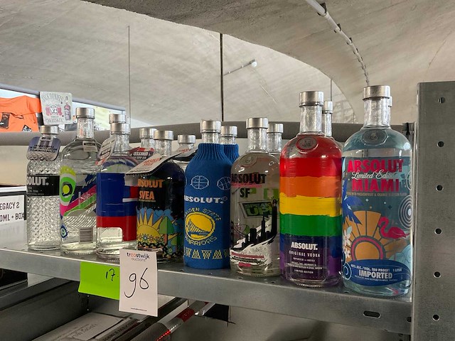 Absolut fles vodka (16x) - afbeelding 1 van  5