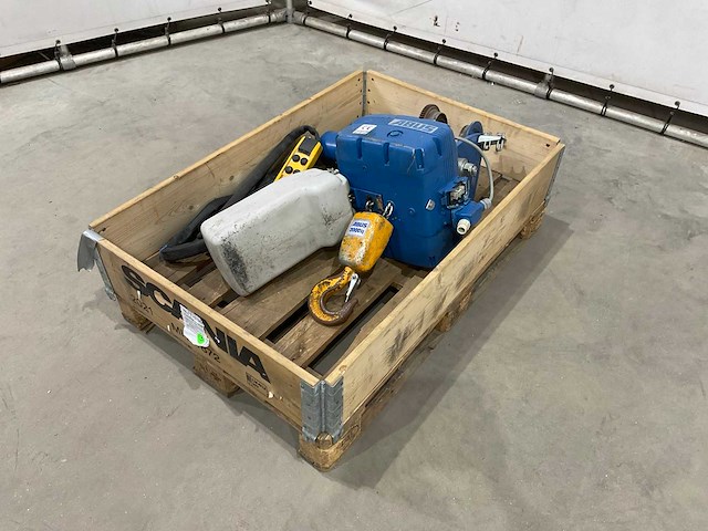 Abus - 2002 - elektrische takel 2000 kg - afbeelding 1 van  11