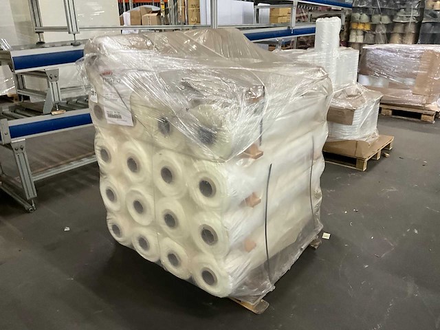 A+c plastic pallet met rollen plastic/krimpfolie (6x) - afbeelding 6 van  13
