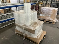 A+c plastic pallet met rollen plastic/krimpfolie (6x) - afbeelding 13 van  13
