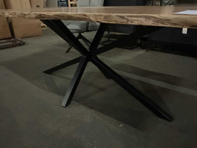 Acacia boomstam eetkamertafel 210cm - afbeelding 2 van  5