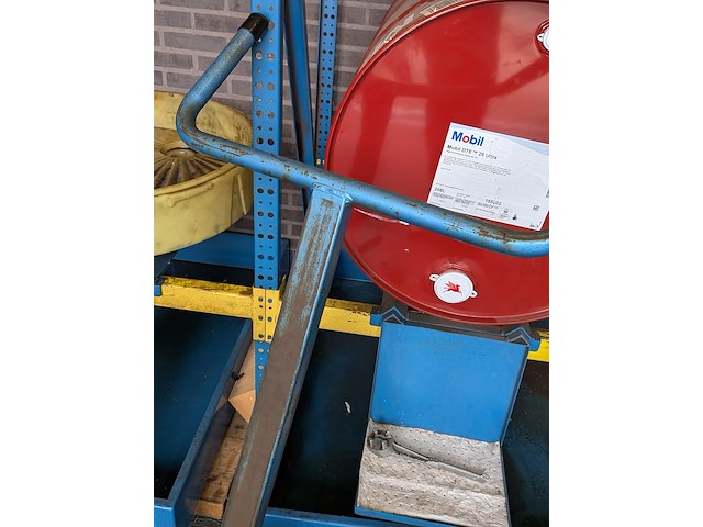 Accesoires mbt (hydraulische) olie - afbeelding 4 van  9