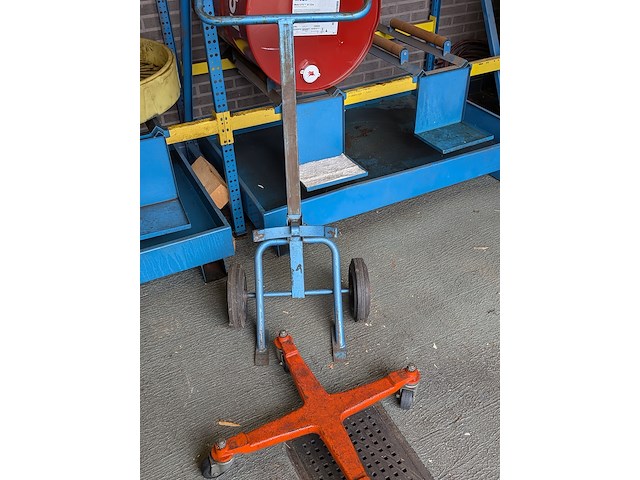Accesoires mbt (hydraulische) olie - afbeelding 5 van  9