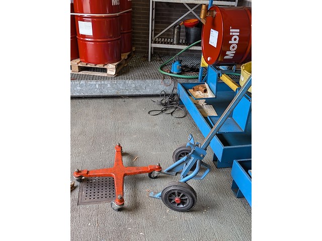 Accesoires mbt (hydraulische) olie - afbeelding 6 van  9