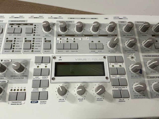 Access virus ti polar synthesizer - afbeelding 4 van  8