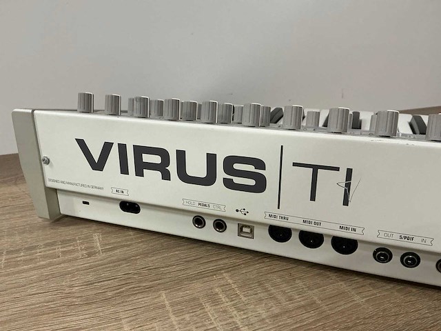 Access virus ti polar synthesizer - afbeelding 6 van  8