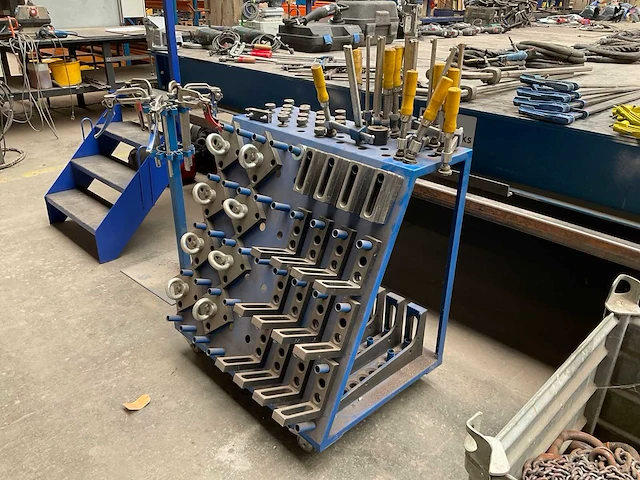 Accessoirewagen met spanhulpmiddelen - afbeelding 6 van  12