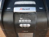Acco auto+ papiervernietiger met automatische toevoer 250x - afbeelding 2 van  6