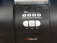 Acco auto+ papiervernietiger met automatische toevoer 250x - afbeelding 3 van  6