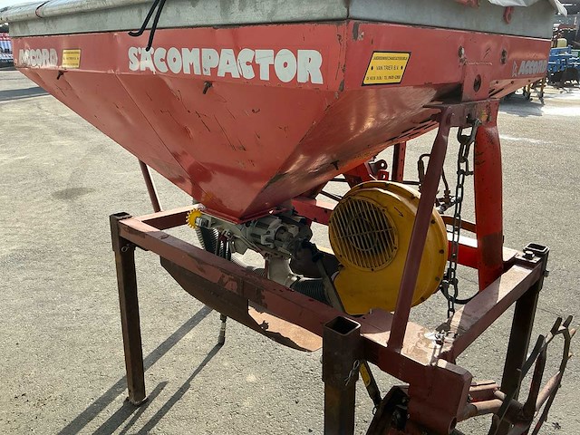 Accord sa compactor zaaimachine - afbeelding 10 van  13