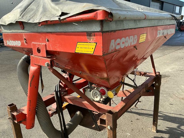 Accord sa compactor zaaimachine - afbeelding 11 van  13