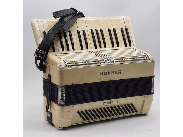 Accordeon, hohner, tango 11b - afbeelding 7 van  13